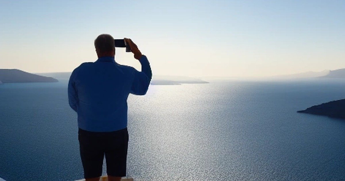 ギリシャの海辺の町とスマートフォンのイメージ